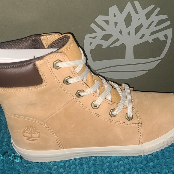 Timberland Boots - Picture 10 of 13